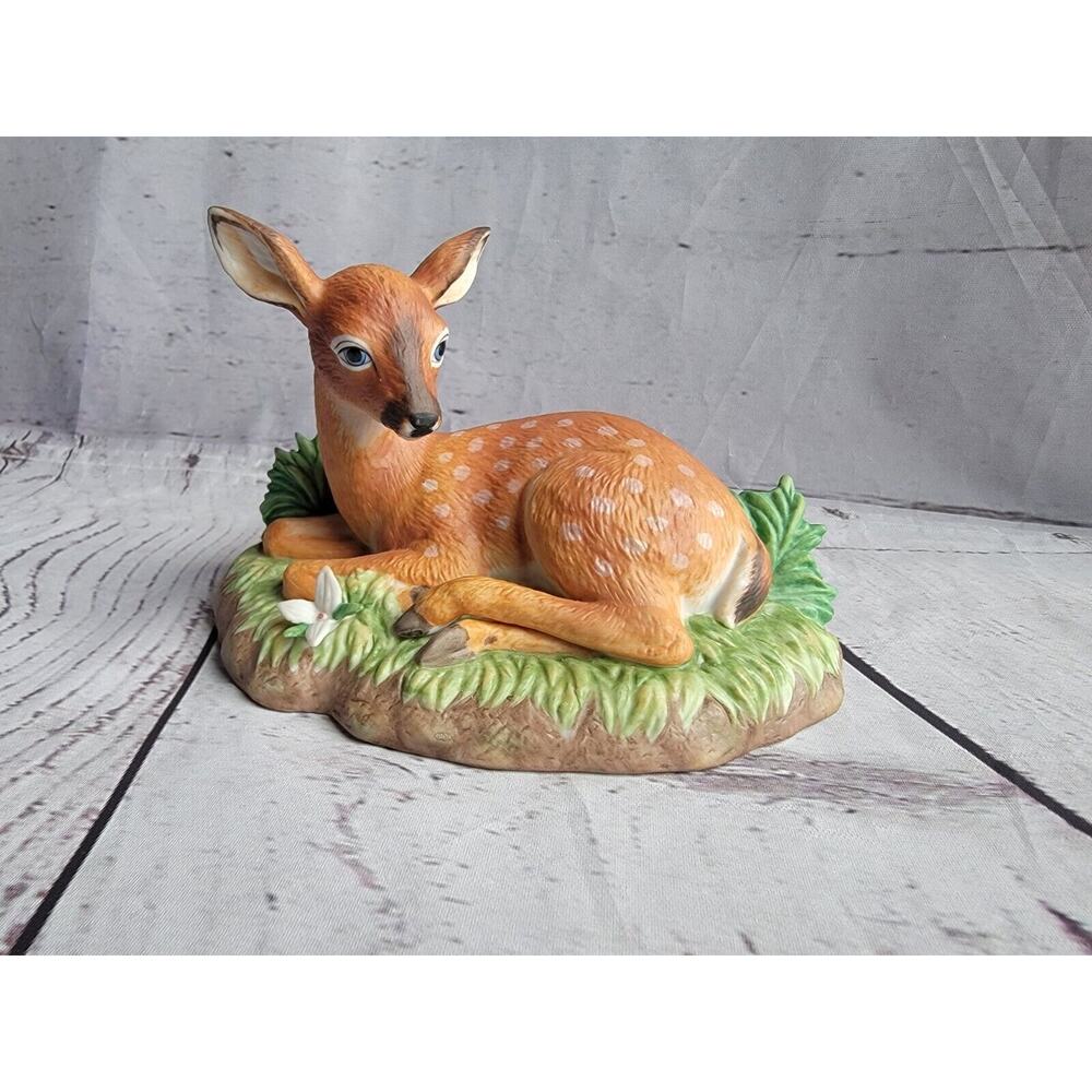 Princeton Gallery Deer Figurine Baby Nestled In Fine Porcelain 1989